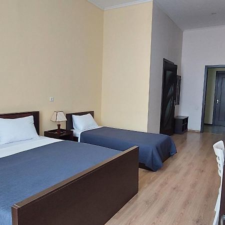 Backstreet Hotel - Near Tbilisi Central Екстериор снимка